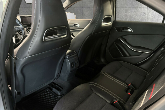 mercedes-benz-a180-bensin-2013-big-11