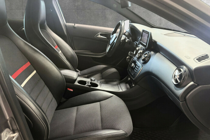 mercedes-benz-a180-bensin-2013-big-16