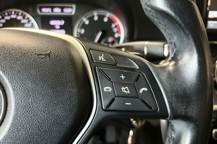 mercedes-benz-a180-bensin-2013-big-19