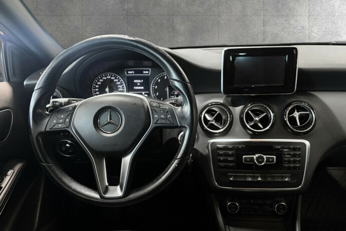mercedes-benz-a180-bensin-2013-big-14