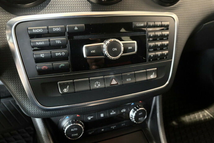 mercedes-benz-a180-bensin-2013-big-18