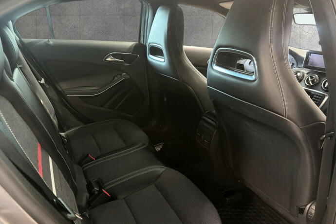 mercedes-benz-a180-bensin-2013-big-15