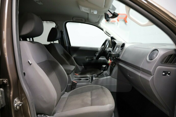 volkswagen-amarok-diesel-2013-big-8