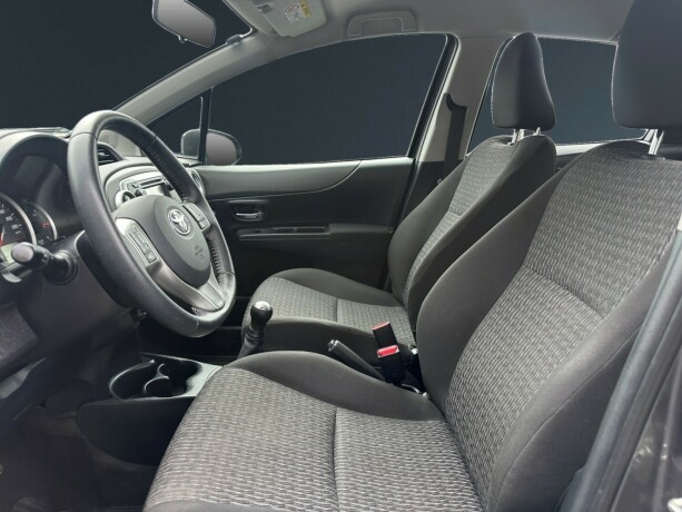 toyota-yaris-bensin-2013-big-8