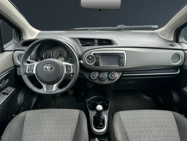 toyota-yaris-bensin-2013-big-10
