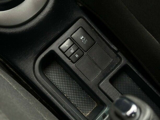 toyota-yaris-bensin-2013-big-14
