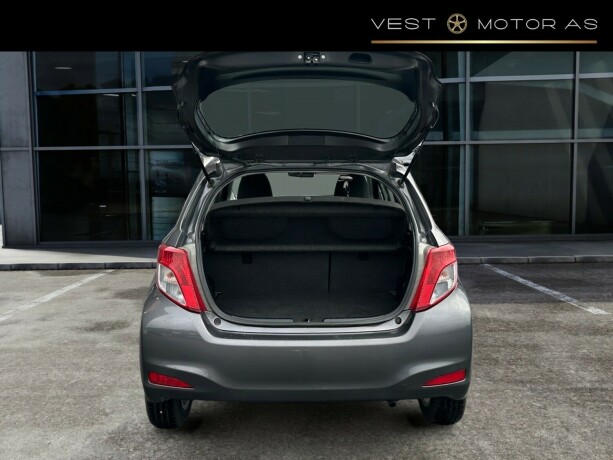 toyota-yaris-bensin-2013-big-6
