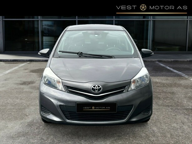 toyota-yaris-bensin-2013-big-1