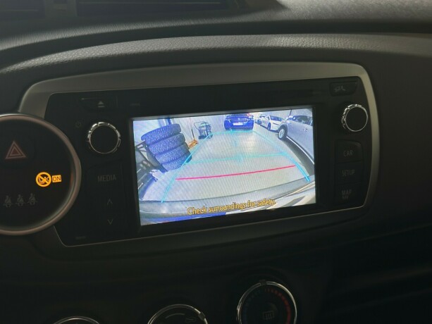 toyota-yaris-bensin-2013-big-18