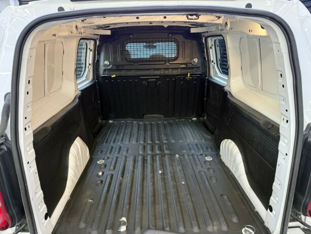 citroen-berlingo-diesel-2020-big-25