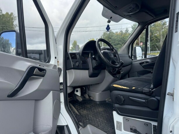 mercedes-benz-sprinter-diesel-2016-big-10