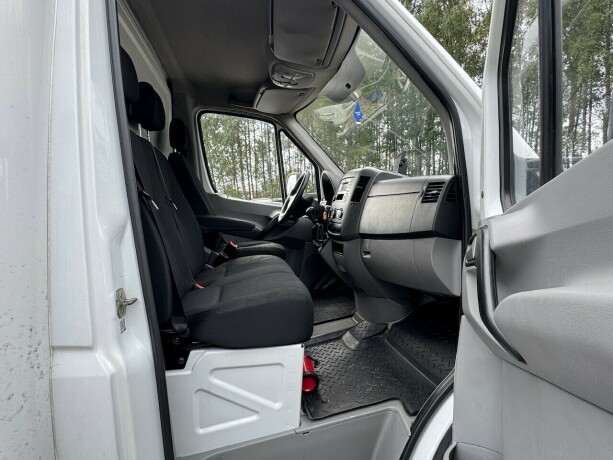 mercedes-benz-sprinter-diesel-2016-big-11