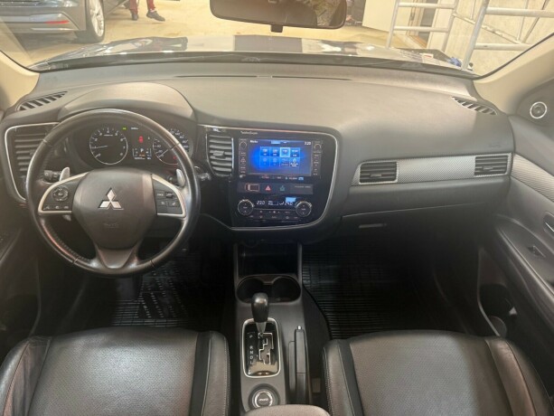 mitsubishi-outlander-bensin-2012-big-9