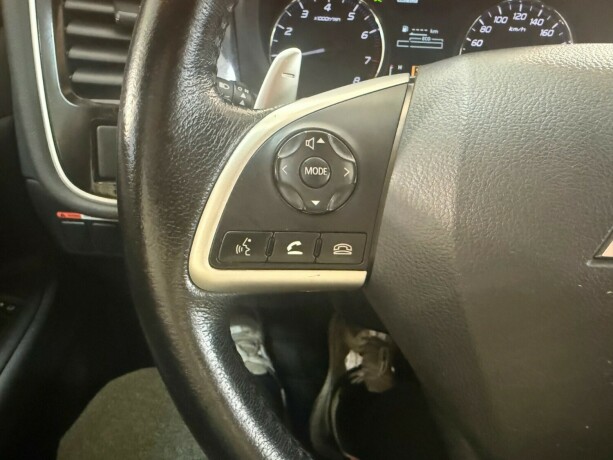 mitsubishi-outlander-bensin-2012-big-11