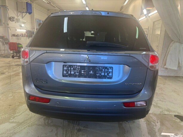 mitsubishi-outlander-bensin-2012-big-4