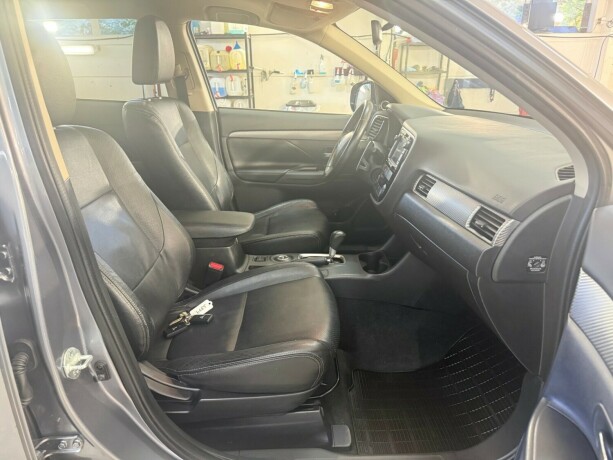 mitsubishi-outlander-bensin-2012-big-23