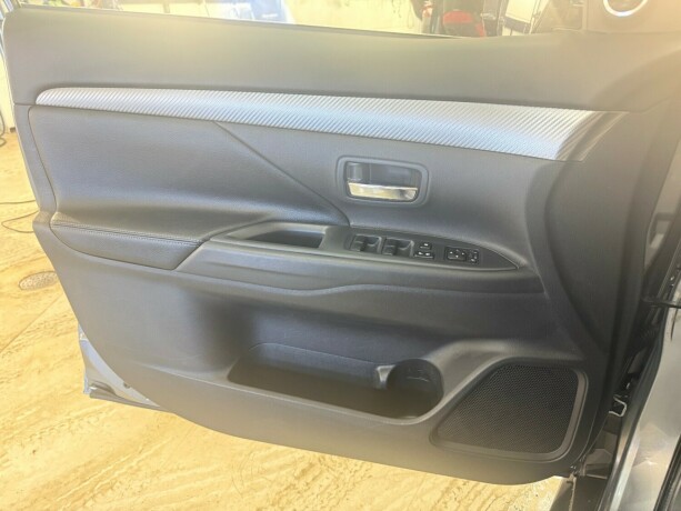 mitsubishi-outlander-bensin-2012-big-31