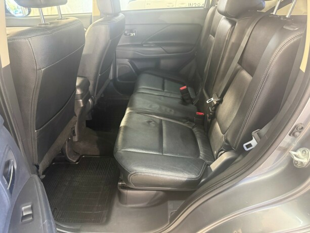 mitsubishi-outlander-bensin-2012-big-29