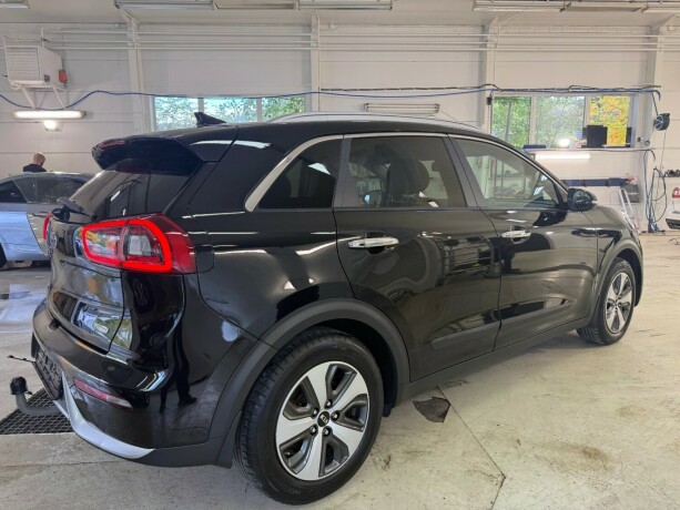kia-niro-elektrisitetbensin-2018-big-5