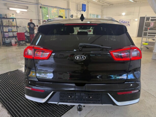 kia-niro-elektrisitetbensin-2018-big-4