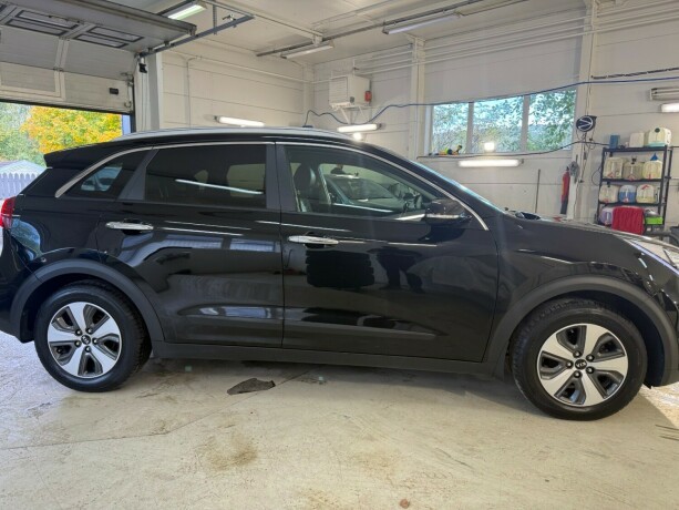 kia-niro-elektrisitetbensin-2018-big-6