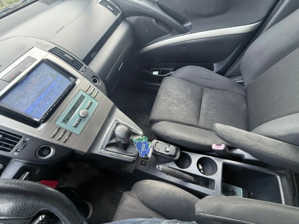 toyota-corolla-verso-diesel-2004-big-13