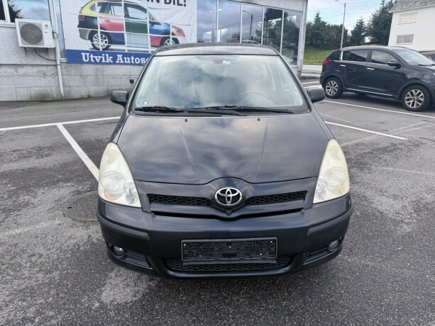 toyota-corolla-verso-diesel-2004-big-1