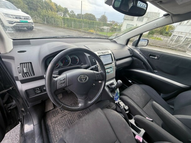 toyota-corolla-verso-diesel-2004-big-10