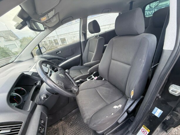 toyota-corolla-verso-diesel-2004-big-9