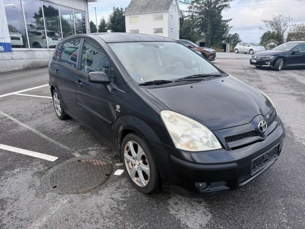 toyota-corolla-verso-diesel-2004-big-2