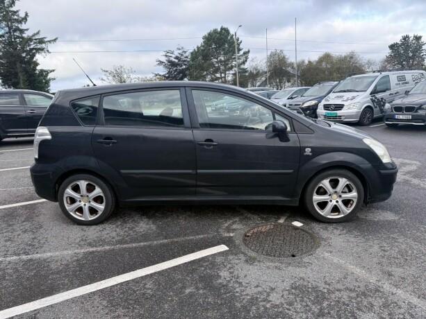 toyota-corolla-verso-diesel-2004-big-3