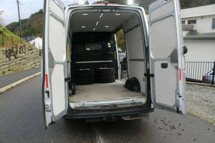 volkswagen-crafter-diesel-2021-big-9