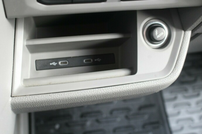 volkswagen-crafter-diesel-2021-big-22