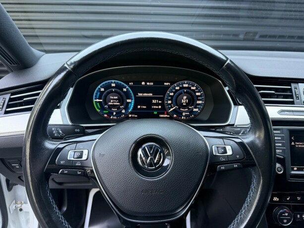 volkswagen-passat-elektrisitetbensin-2017-big-13