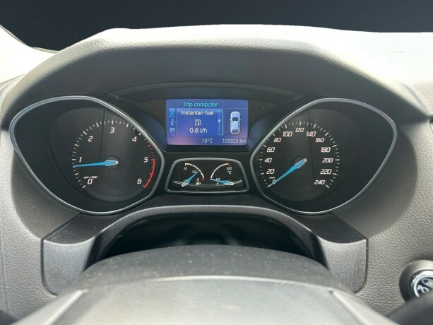 ford-focus-diesel-2011-big-26