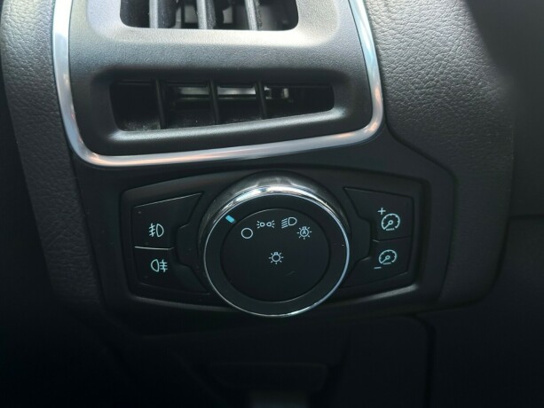 ford-focus-diesel-2011-big-24