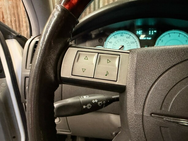chrysler-300c-bensin-2005-big-26