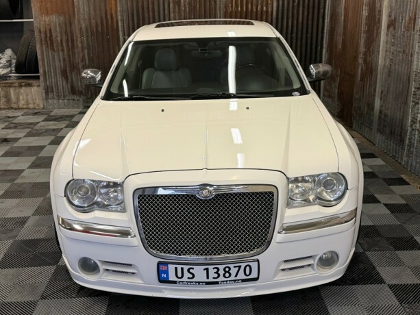 chrysler-300c-bensin-2005-big-8