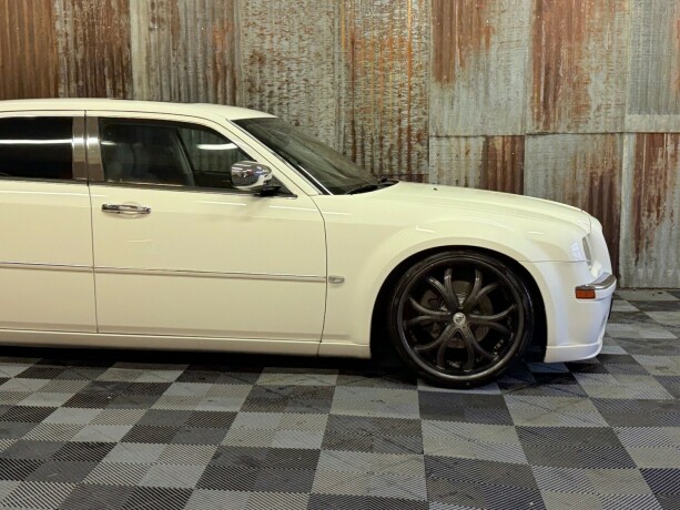 chrysler-300c-bensin-2005-big-2