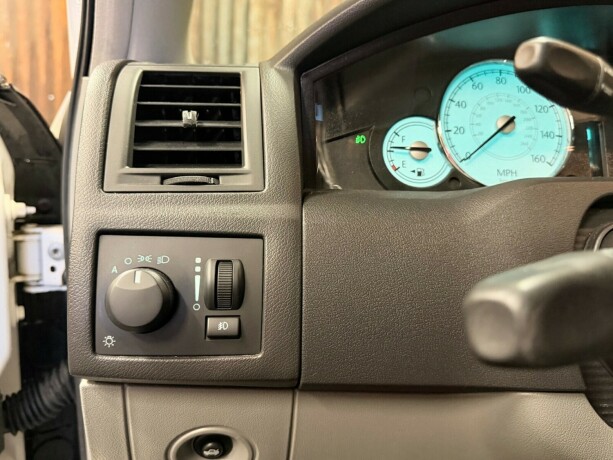chrysler-300c-bensin-2005-big-29
