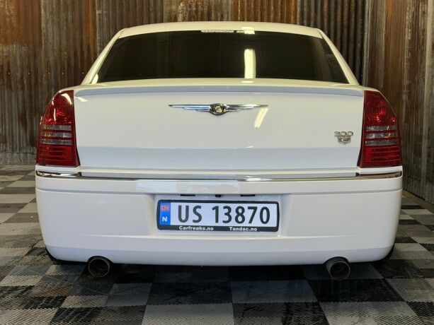 chrysler-300c-bensin-2005-big-16