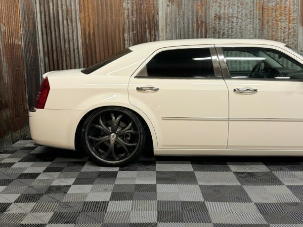 chrysler-300c-bensin-2005-big-3