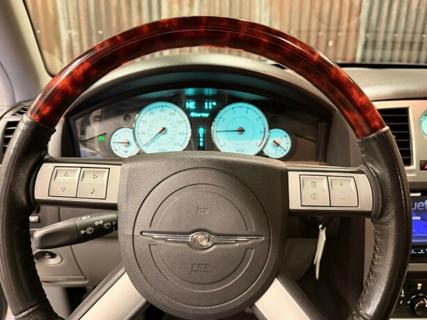 chrysler-300c-bensin-2005-big-25
