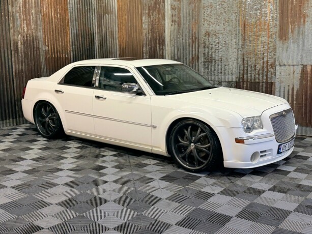chrysler-300c-bensin-2005-big-1
