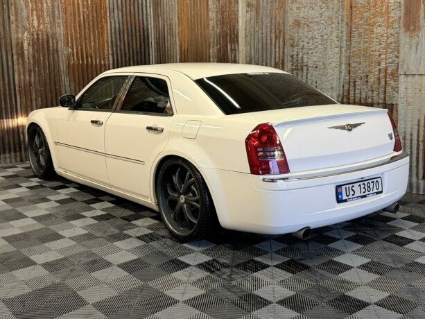 chrysler-300c-bensin-2005-big-10