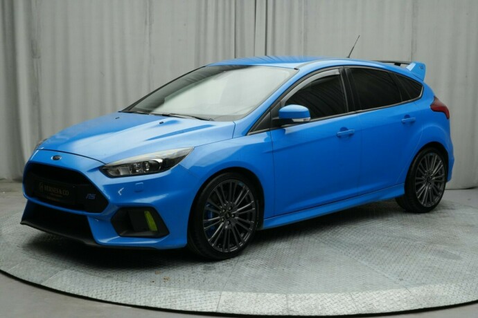 ford-focus-bensin-2017-big-0