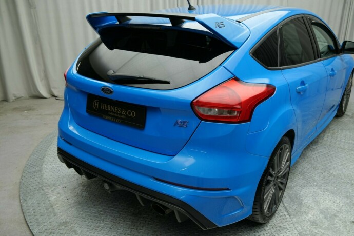 ford-focus-bensin-2017-big-12