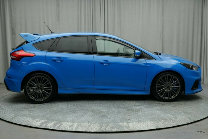 ford-focus-bensin-2017-big-4