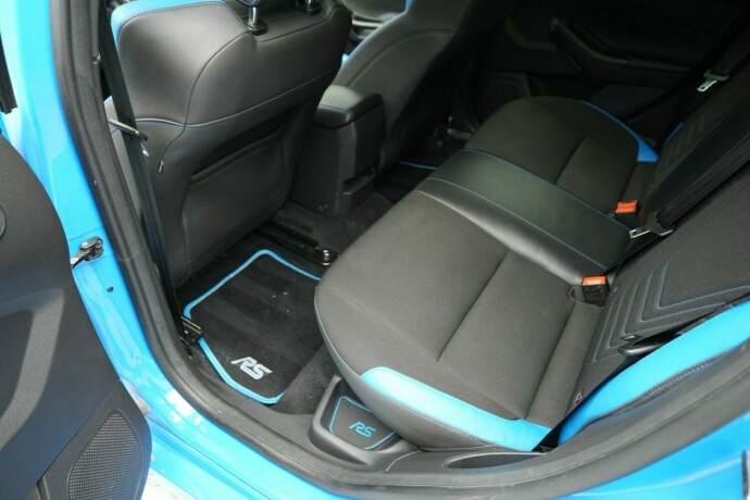 ford-focus-bensin-2017-big-48