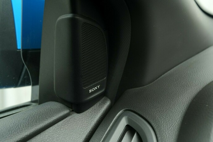 ford-focus-bensin-2017-big-28